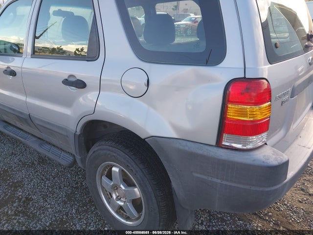 45504541 :رقم المزاد ، 1FMYU02102KC83371 vin ، 2002 Ford Escape Xls مزاد بيع