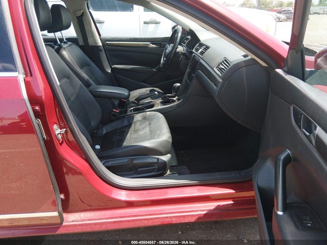 1VWBT7A34HC026125 Volkswagen Passat 1.8t Se
