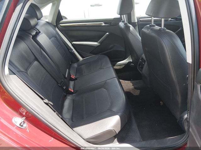 1VWBT7A34HC026125 Volkswagen Passat 1.8t Se