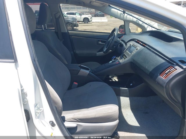 Toyota Prius Two 2015 JTDKN3DU4F0415016 Image 5