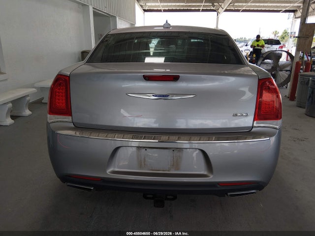 45504650 :رقم المزاد ، 2C3CCAAG8JH280208 vin ، 2018 Chrysler 300 Touring L مزاد بيع