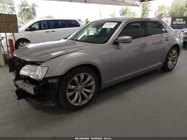 45504650 :رقم المزاد ، 2C3CCAAG8JH280208 vin ، 2018 Chrysler 300 Touring L مزاد بيع