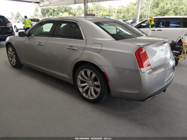 45504650 :رقم المزاد ، 2C3CCAAG8JH280208 vin ، 2018 Chrysler 300 Touring L مزاد بيع