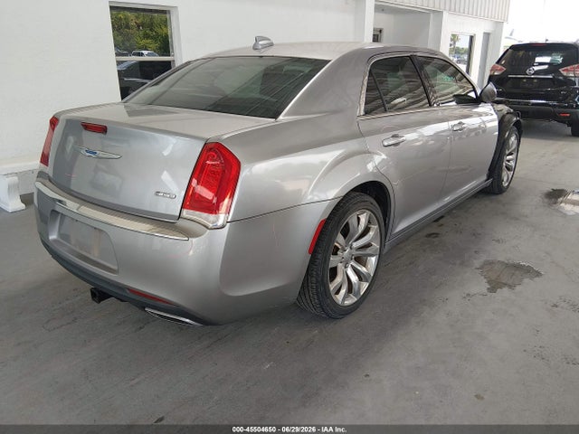 45504650 :رقم المزاد ، 2C3CCAAG8JH280208 vin ، 2018 Chrysler 300 Touring L مزاد بيع