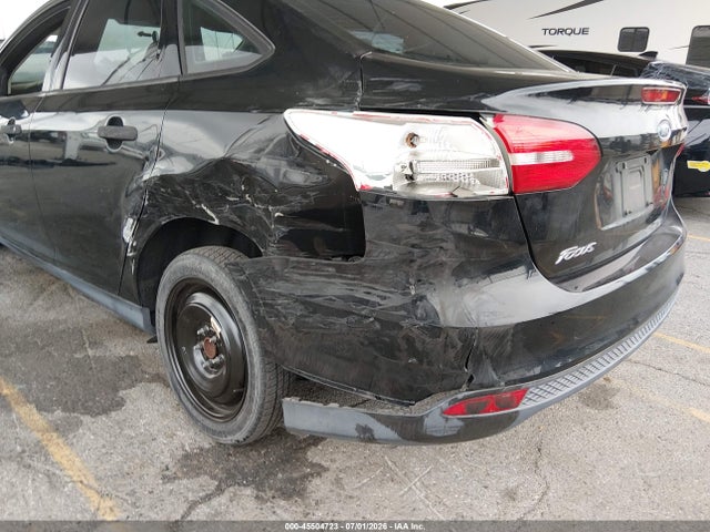 Ford FOCUS S 2017 1FADP3E22HL325211 Image 6