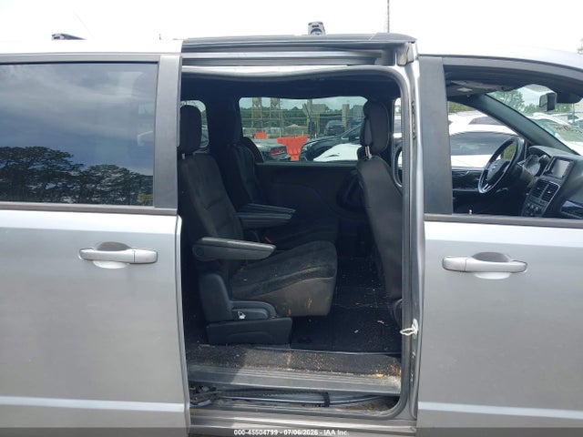 2C4RDGBG2KR806106 Dodge Grand Caravan Se 35th Anniversary Edition