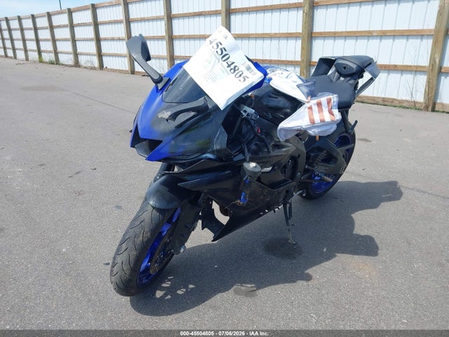 Yamaha YZFR6 2020 JYARJ28E9LA006762 Image 2