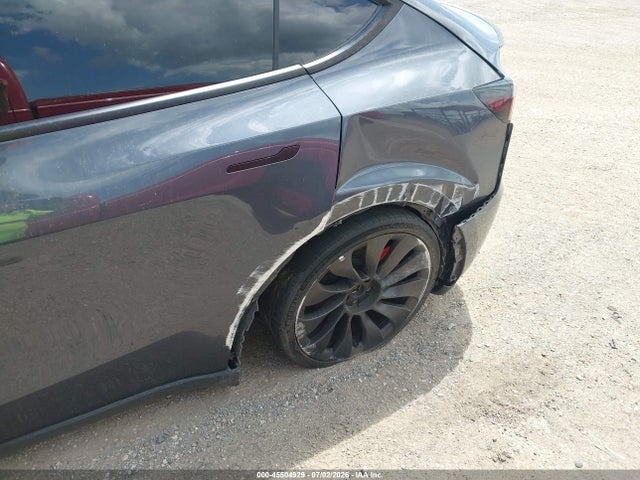 7SAYGDEF8NF546205 Tesla Model Y Performance Dual Motor All-wheel Drive