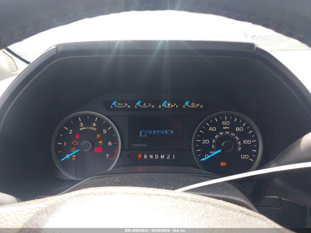 45504933 :رقم المزاد ، 1FTEX1CG5FKD50706 vin ، 2015 Ford F-150 Lariat/xl/xlt مزاد بيع