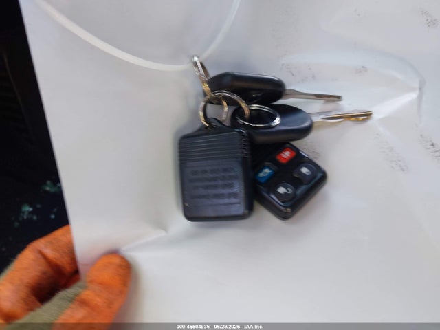 45504936 :رقم المزاد ، 1FAHP60AX3Y112858 vin ، 2003 Ford Thunderbird مزاد بيع