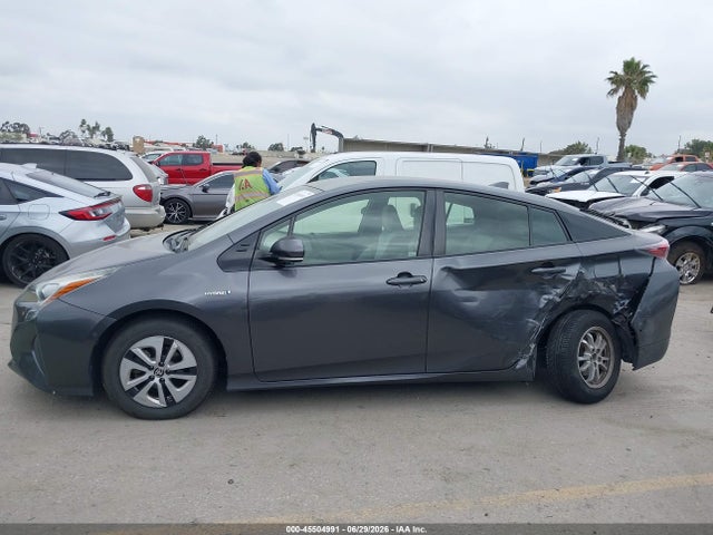 Toyota Prius Two 2018 JTDKBRFU7J3059936 Image 14