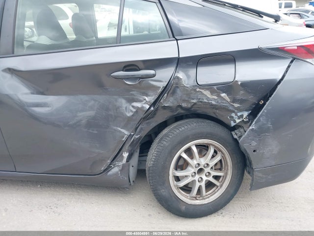 Toyota Prius Two 2018 JTDKBRFU7J3059936 Image 6