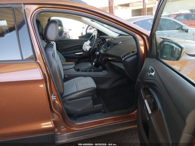 Ford ESCAPE SE 2017 1FMCU9G99HUE97494 Image 5