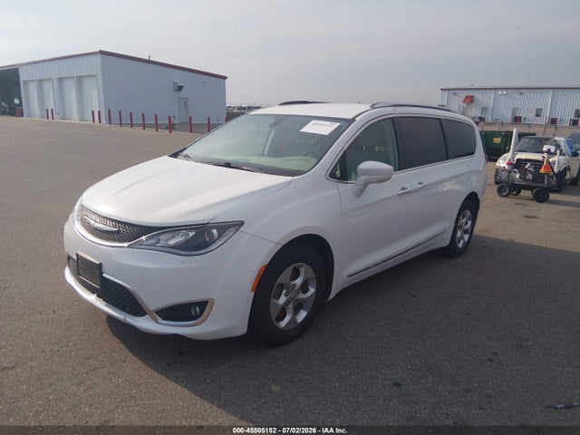 Продажа на аукционе авто 2017 Chrysler Pacifica Touring-l Plus, vin: 2C4RC1EG5HR510517, номер лота: 45505152