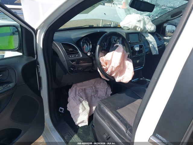 Auction sale of the 2014 Chrysler Town & Country S, vin: 2C4RC1HG3ER225239, lot number: 45505239
