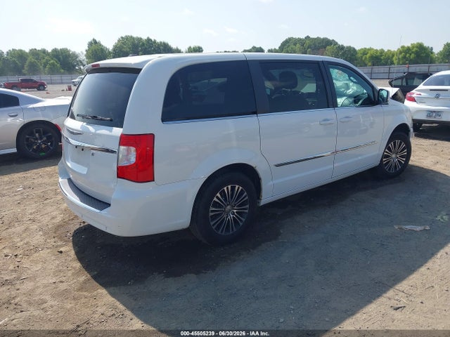 Auction sale of the 2014 Chrysler Town & Country S, vin: 2C4RC1HG3ER225239, lot number: 45505239