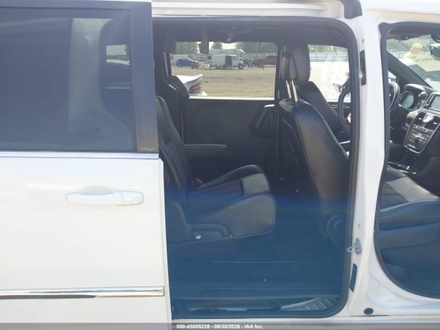 Auction sale of the 2014 Chrysler Town & Country S, vin: 2C4RC1HG3ER225239, lot number: 45505239