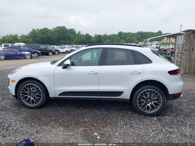 Porsche Macan Sport Edition 2018 WP1AA2A52JLB23434 Image 14