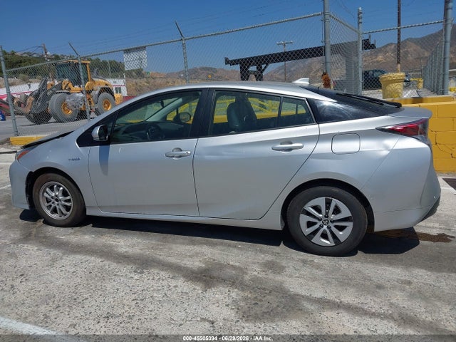 Toyota Prius Three 2017 JTDKARFU9H3049423 Image 14