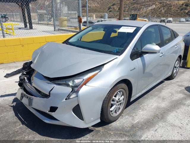 Toyota Prius Three 2017 JTDKARFU9H3049423 Image 2
