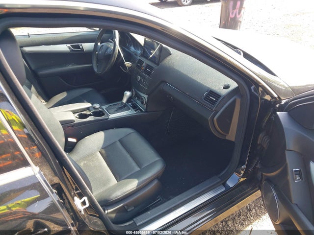 45505415 :رقم المزاد ، WDDGF81XX9F331272 vin ، 2009 Mercedes-benz C 300 Luxury 4matic/sport 4matic مزاد بيع