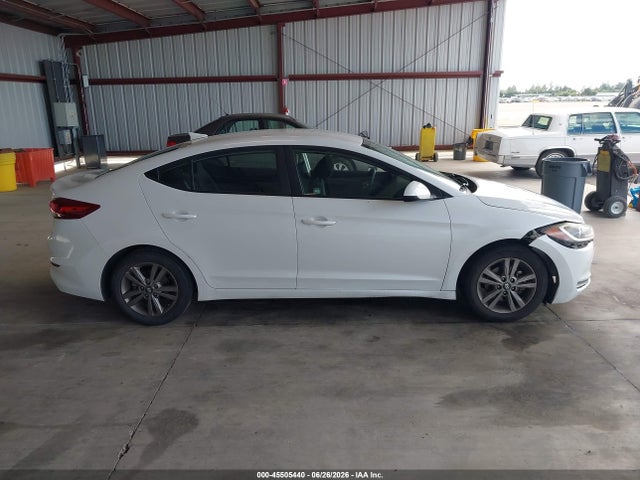 5NPD84LF3JH218651 Hyundai ELANTRA SEL