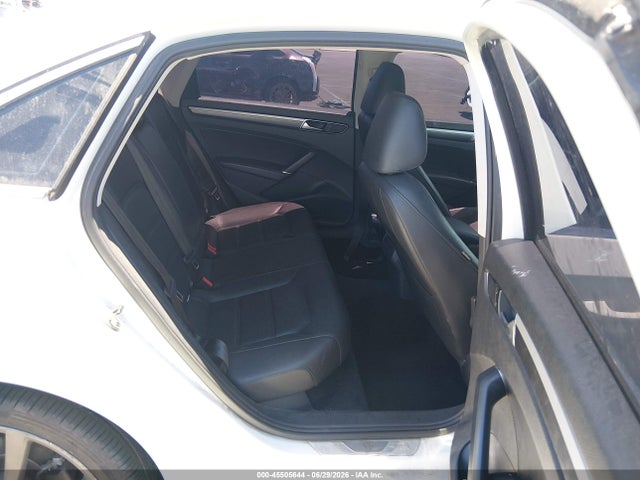 Продажа на аукционе авто 2016 Volkswagen Passat 1.8t R-line, vin: 1VWAT7A33GC041998, номер лота: 45505644