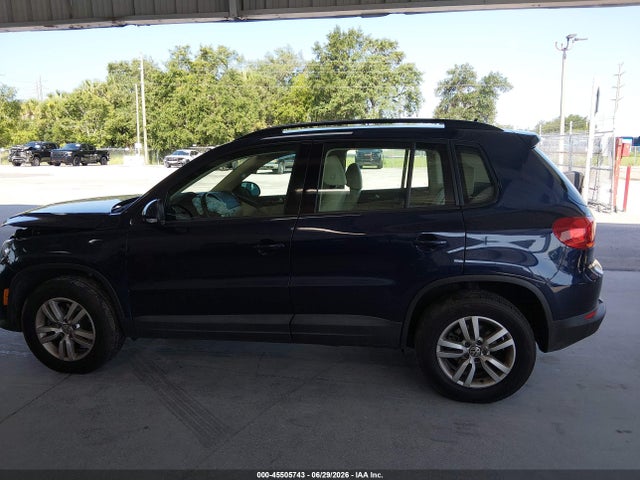 2016 Volkswagen Tiguan S მანქანა იყიდება აუქციონზე, vin: WVGBV7AX4GW587837, აუქციონის ნომერი: 45505743