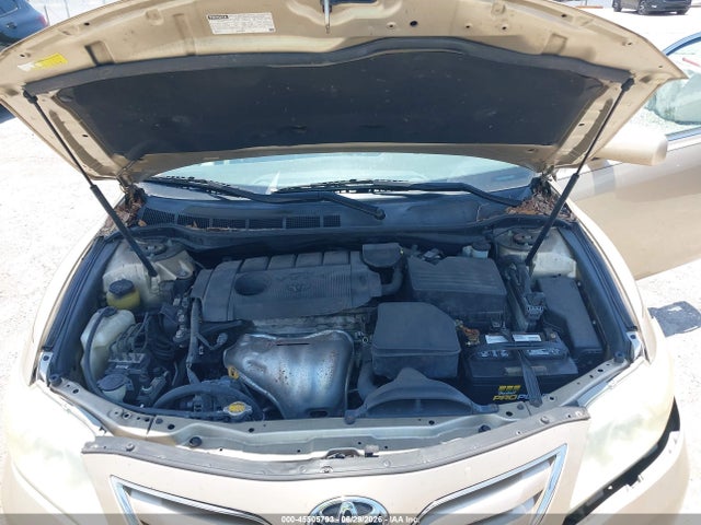 45505793 :رقم المزاد ، 4T1BF3EK2BU154638 vin ، 2011 Toyota Camry Le مزاد بيع