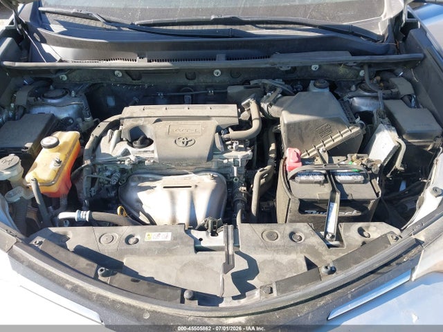 JTMZFREV4JJ199774 Toyota RAV4 LE