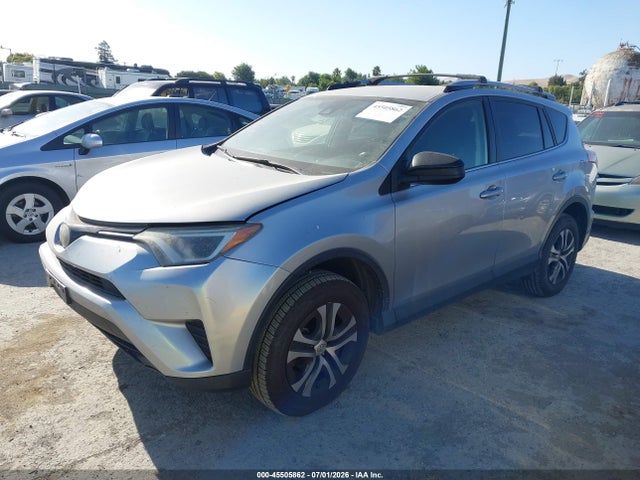 JTMZFREV4JJ199774 Toyota RAV4 LE