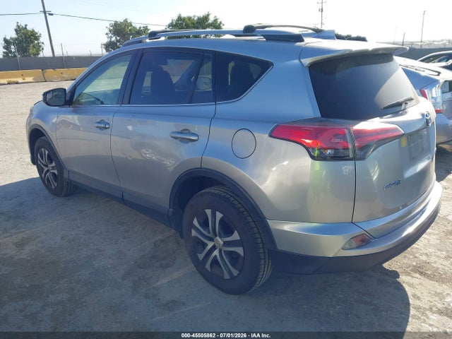 JTMZFREV4JJ199774 Toyota RAV4 LE