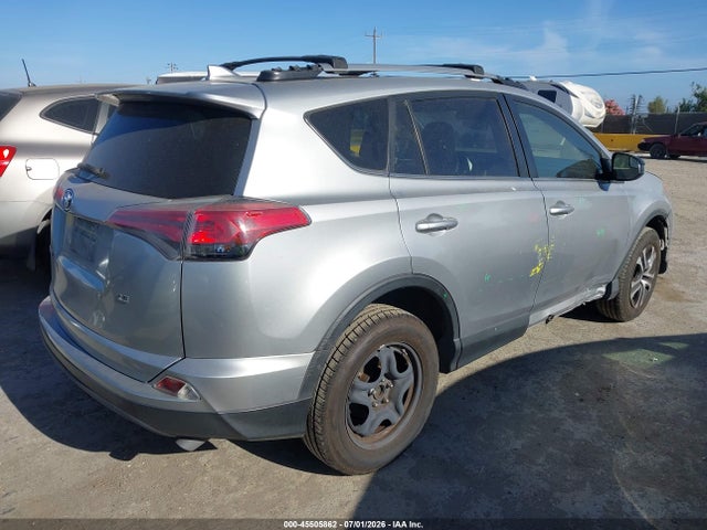 JTMZFREV4JJ199774 Toyota RAV4 LE