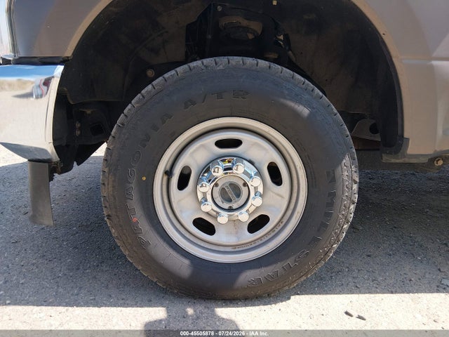 1FT7X2B68LEE63812 Ford F-250