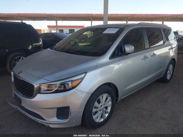 KIA SEDONA LX 2016 KNDMB5C19G6157594 Image 2