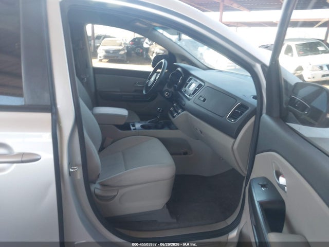 KIA SEDONA LX 2016 KNDMB5C19G6157594 Image 5