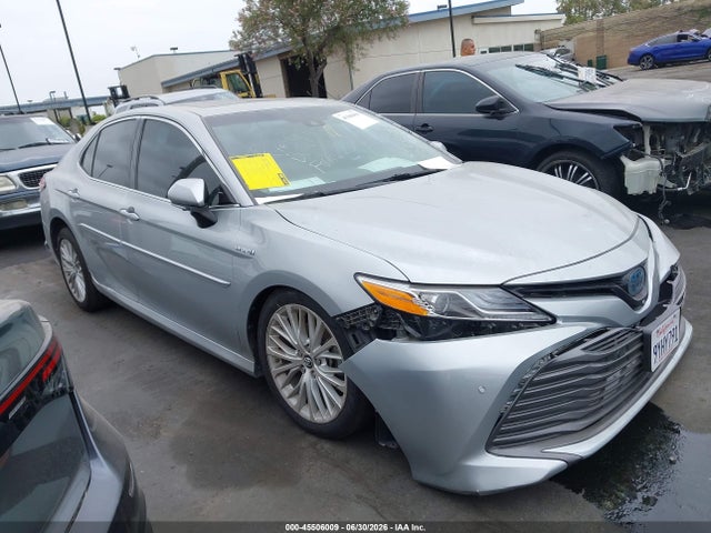 4T1B21HK3JU007562 Toyota Camry Hybrid Xle