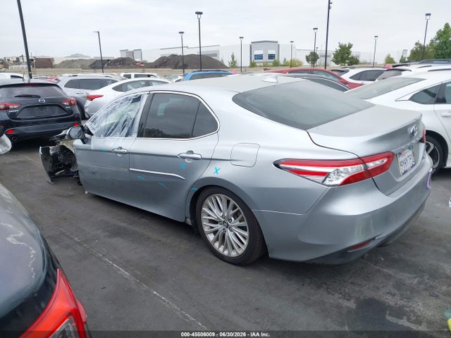 4T1B21HK3JU007562 Toyota Camry Hybrid Xle