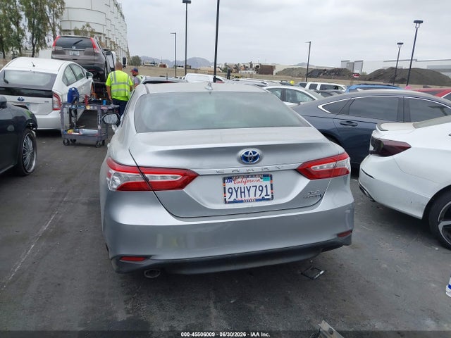 4T1B21HK3JU007562 Toyota Camry Hybrid Xle