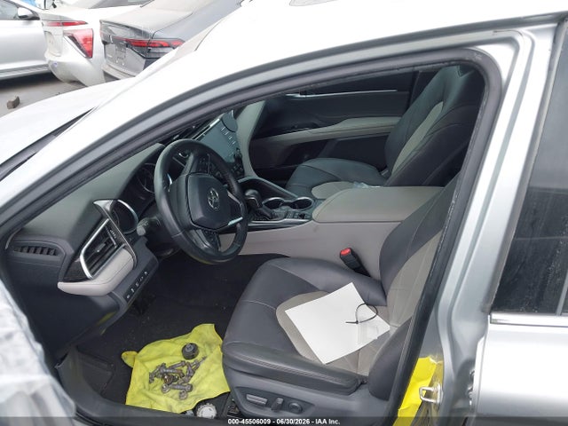 4T1B21HK3JU007562 Toyota Camry Hybrid Xle