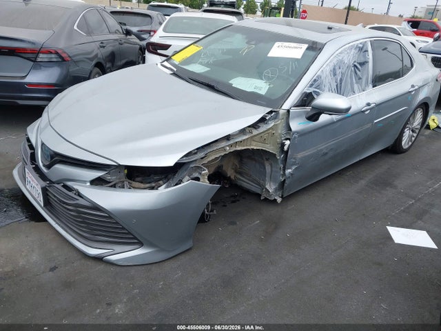 4T1B21HK3JU007562 Toyota Camry Hybrid Xle