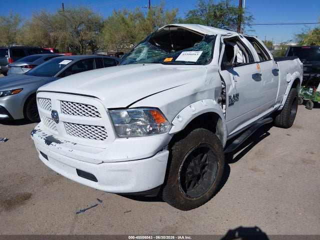 1C6RR7FTXKS673075 RAM 1500 Classic Tradesman 4x4 6&#039;4 Box
