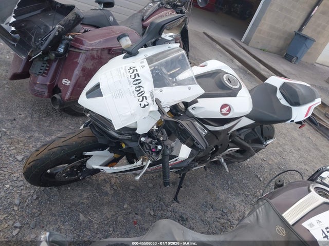 JH2SC7715TK900593 Honda CBR1000 RR