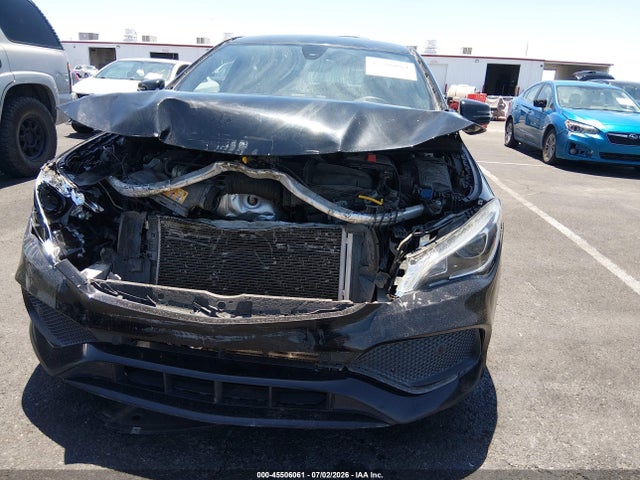WDDSJ4EB7JN678424 Mercedes-Benz CLA 250