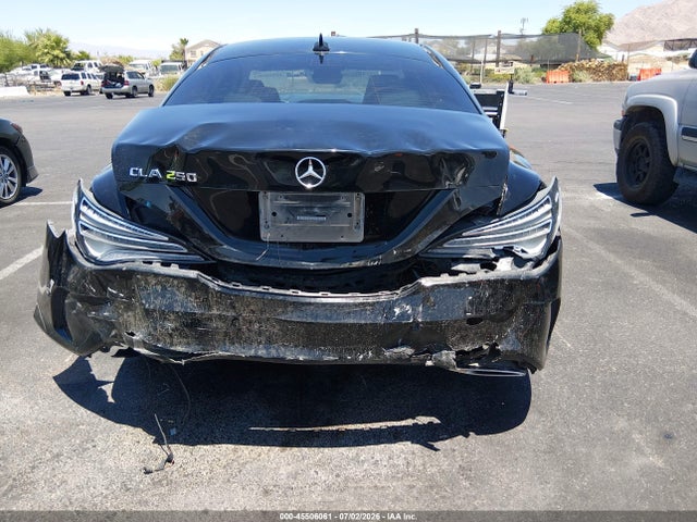 WDDSJ4EB7JN678424 Mercedes-Benz CLA 250