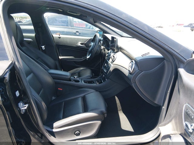 WDDSJ4EB7JN678424 Mercedes-Benz CLA 250