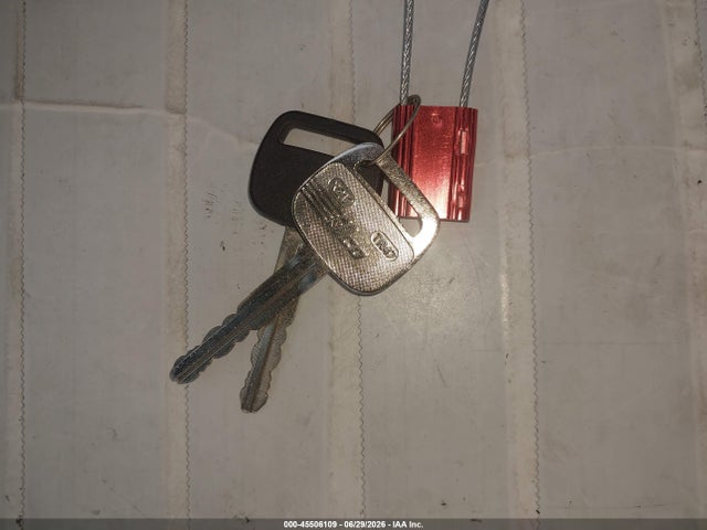 45506109 :رقم المزاد ، 4T1BF22KX1U115924 vin ، 2001 Toyota Camry Le V6 مزاد بيع