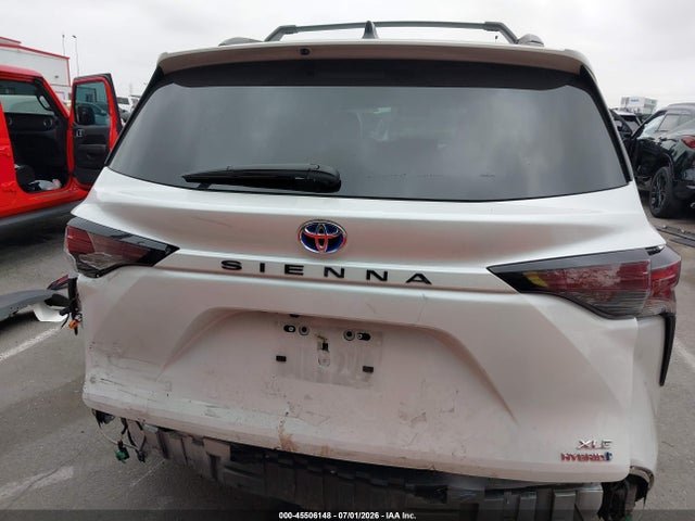 Toyota SIENNA XLE 2024 5TDYRKEC3RS181113 Image 17