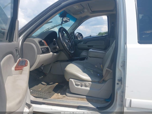 45506176 :رقم المزاد ، 1GNFC13067J117662 vin ، 2007 Chevrolet Tahoe Ltz مزاد بيع