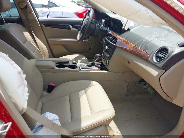 2013 Mercedes-benz C 250 Sport მანქანა იყიდება აუქციონზე, vin: WDDGF4HB4DA790581, აუქციონის ნომერი: 45506320